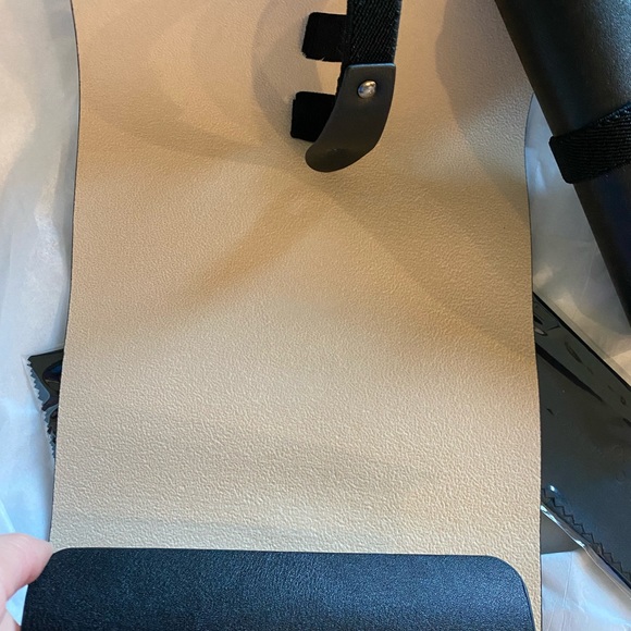 NWOT Catch London eyeglass cases and cleaning cloth - Picture 5 of 8